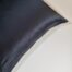 ogljeno črna svilena prevleka za vzglavnik