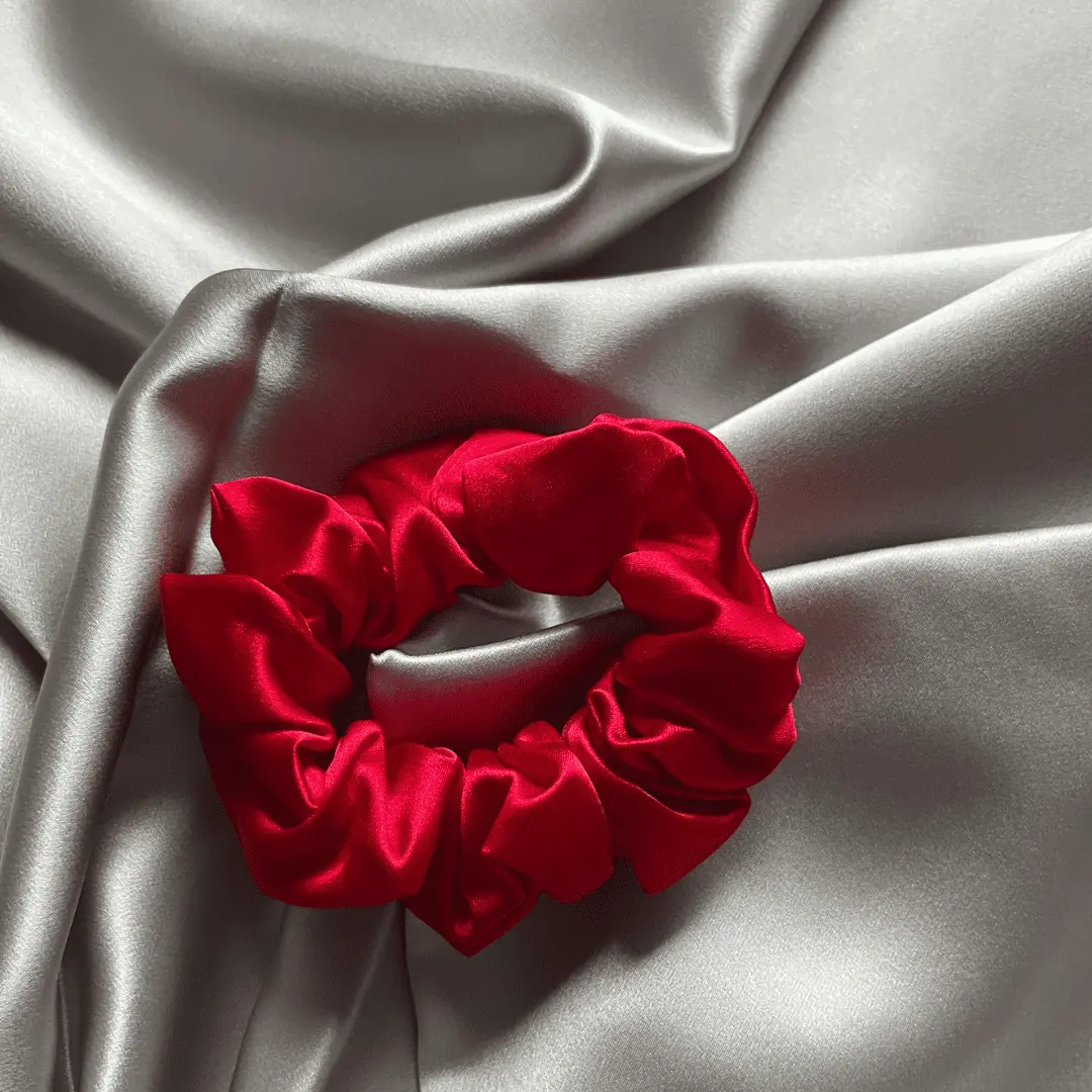 iskriva svilena prevleke in scrunchie